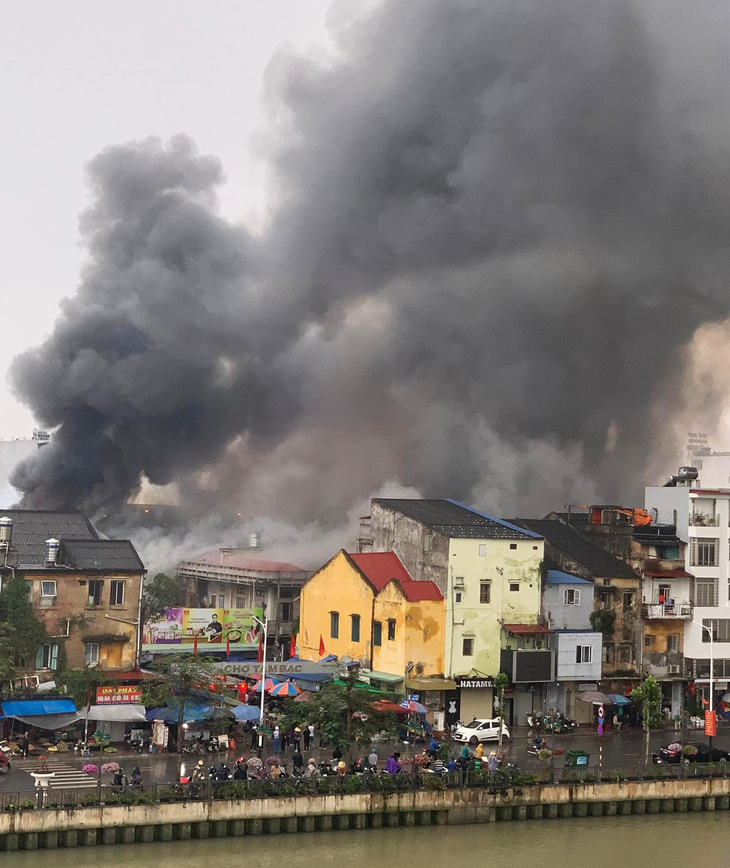 Cháy lớn tại chợ Tam Bạc Hải Phòng - Ảnh 4